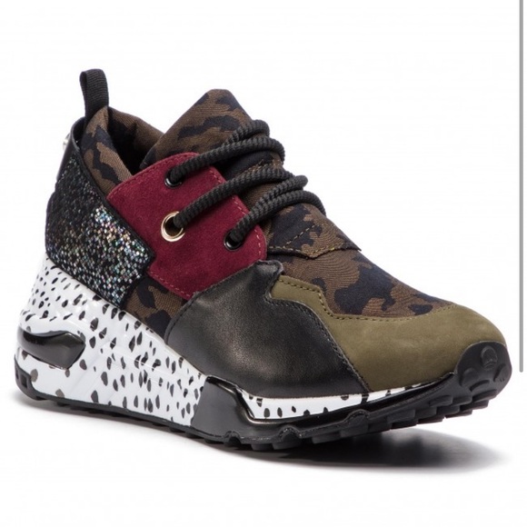 Gently used Steve Madden CLIFF Olive Multi green camo rebooted sneakers. - Picture 5 of 11